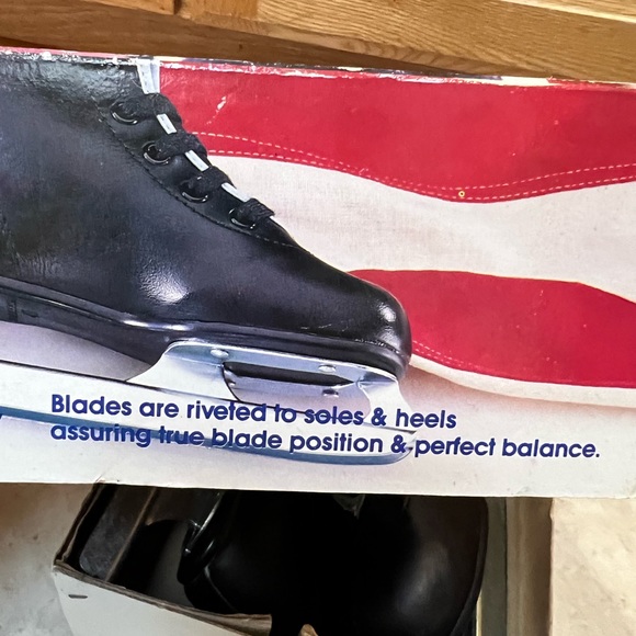 American Little Rocket Beginner Ice Skates - Picture 3 of 6